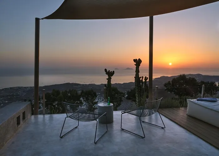 Santorini Heights Apartment