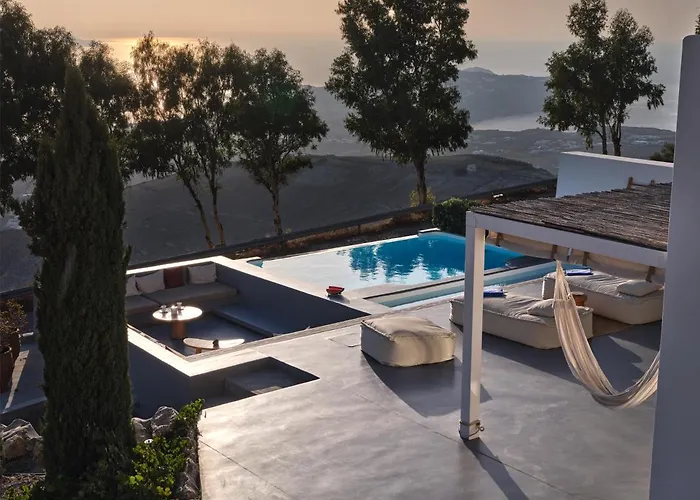 Santorini Heights Apartment