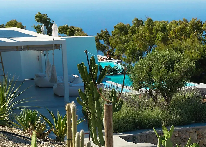 Santorini Heights Apartment