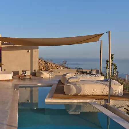 Santorini Heights * Pýrgos
