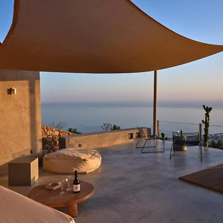 Santorini Heights Apartment