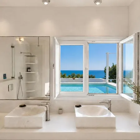 Santorini Heights Apartment Pýrgos