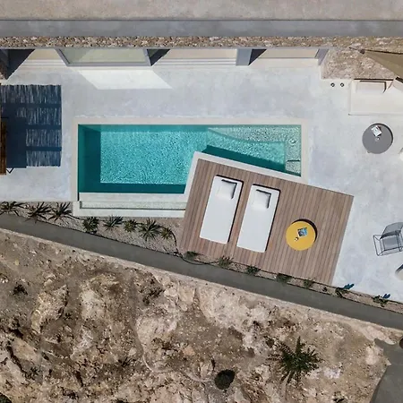 Santorini Heights Apartment *