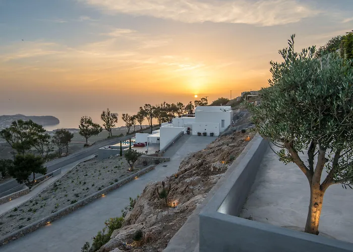 Santorini Heights Apartment