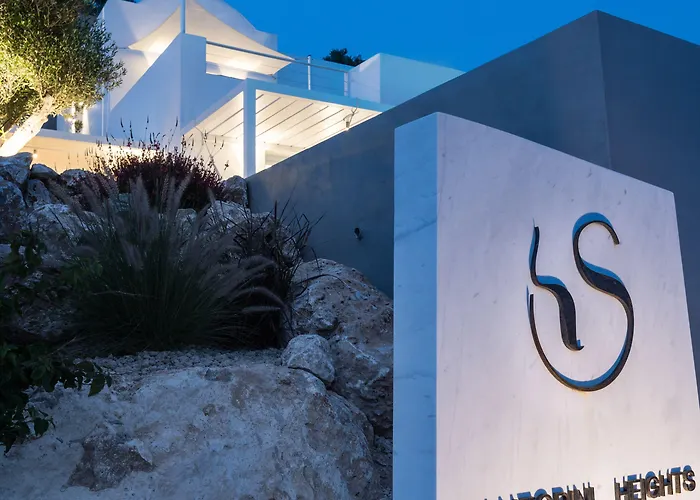 サントリーニ ハイツ *