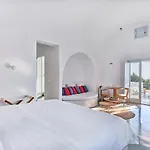 Santorini Heights * Pýrgos