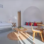 Santorini Heights * Pýrgos